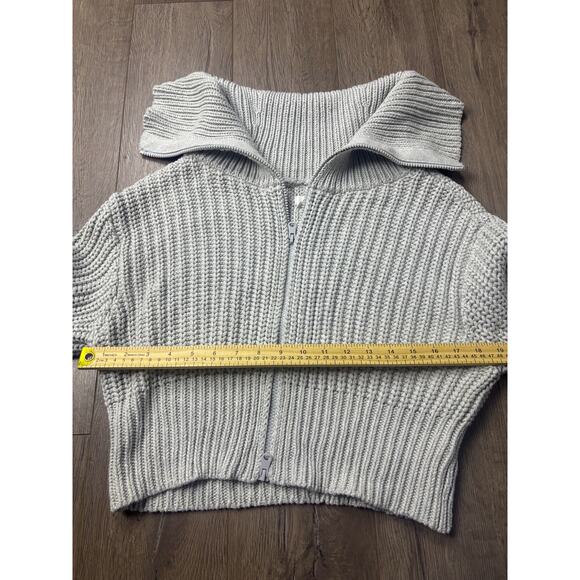 Aerie Gray Chunky Knit Zip Front Cropped Sweater Women’s M Cozy Casual - Picture 4 of 8